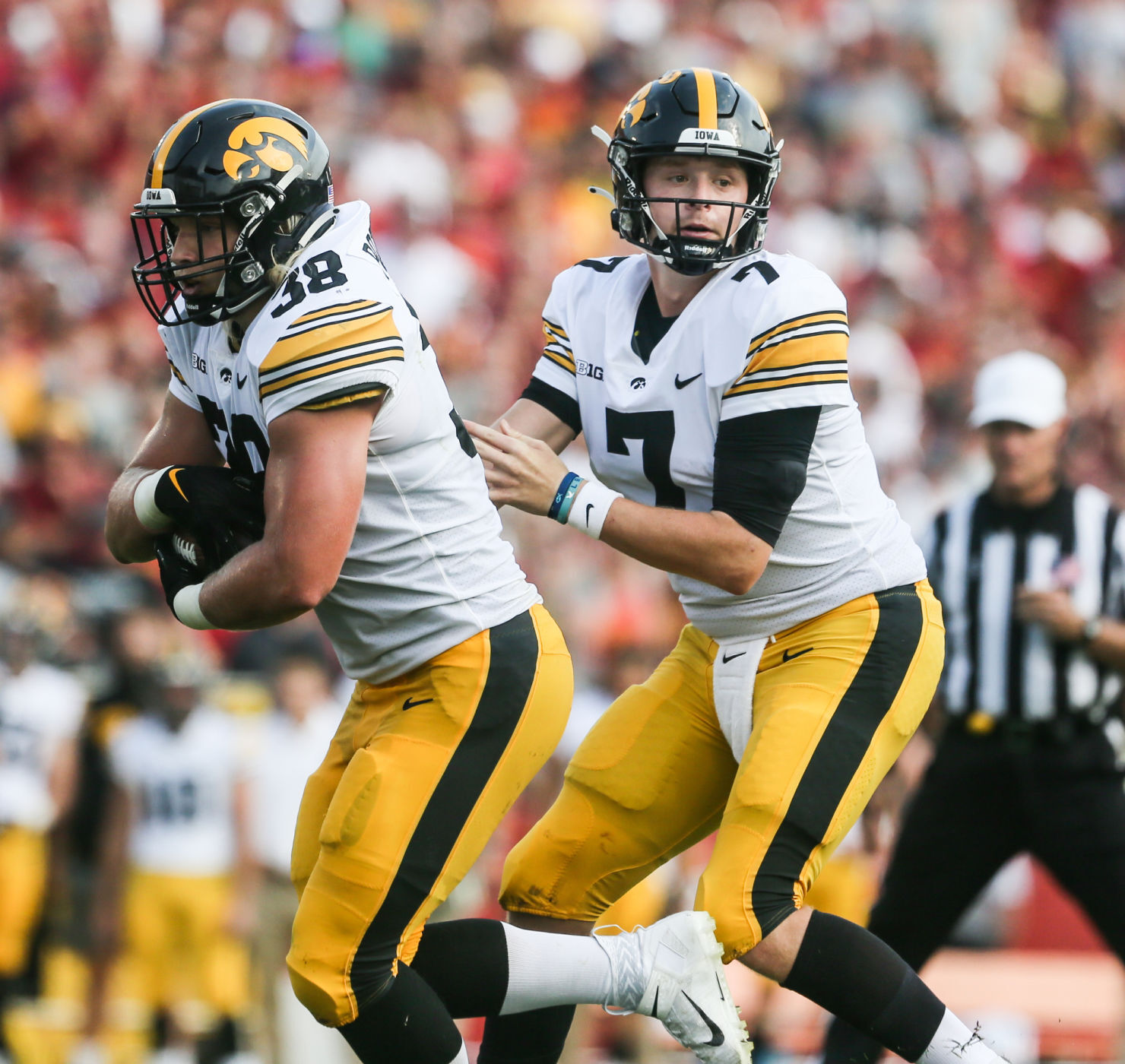 091121-qc-spt-iowa-isu-fball-036